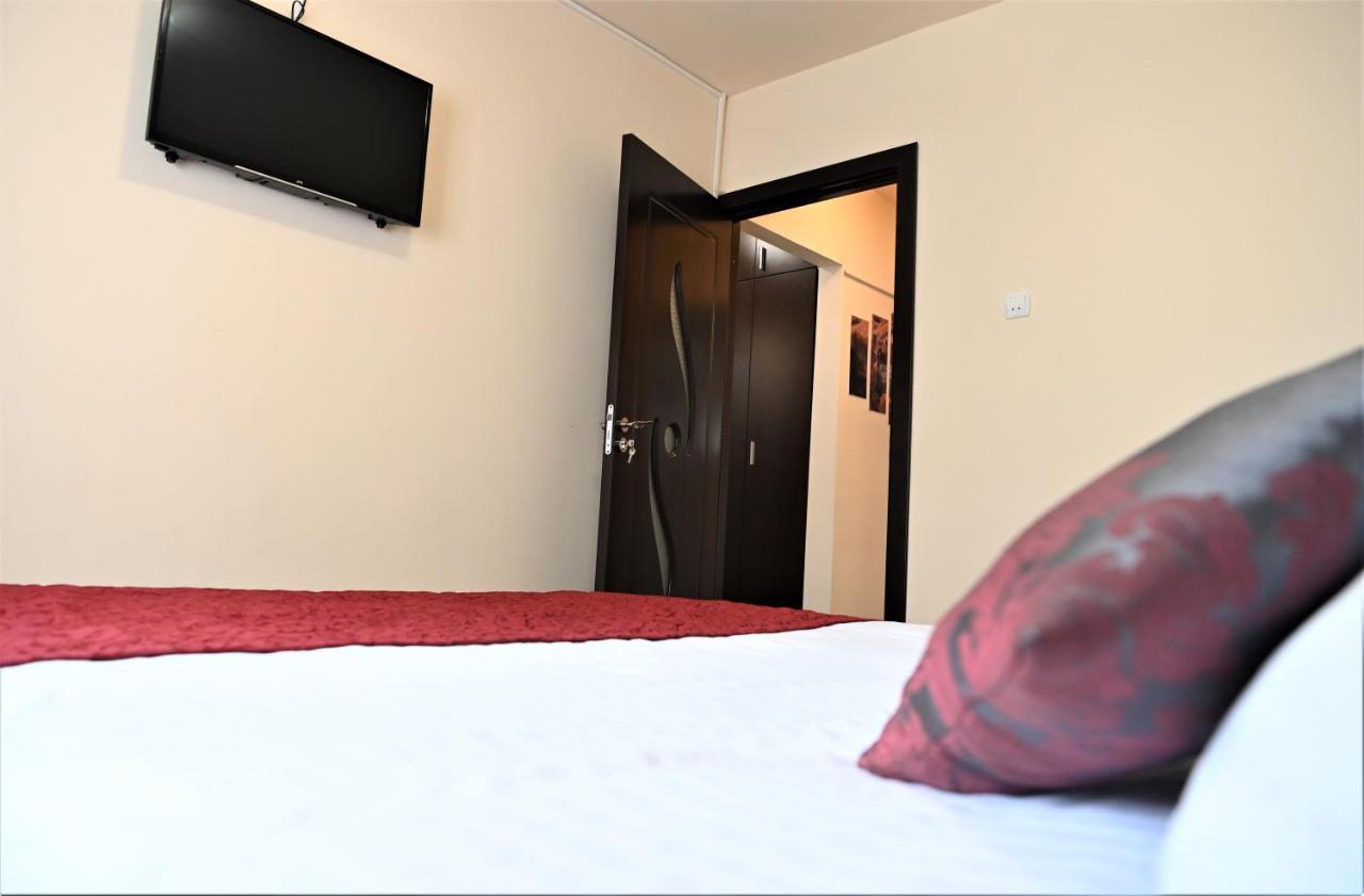 Marin Hotel Apartment Braşov Exteriör bild