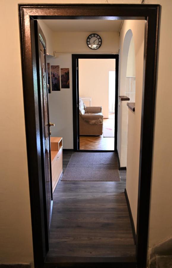 Marin Hotel Apartment Braşov Exteriör bild